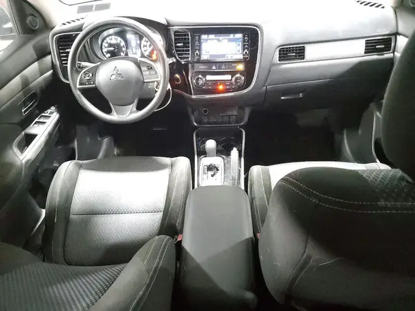 JA4AZ3A30JZ057603 2018 MITSUBISHI OUTLANDER - Image 8