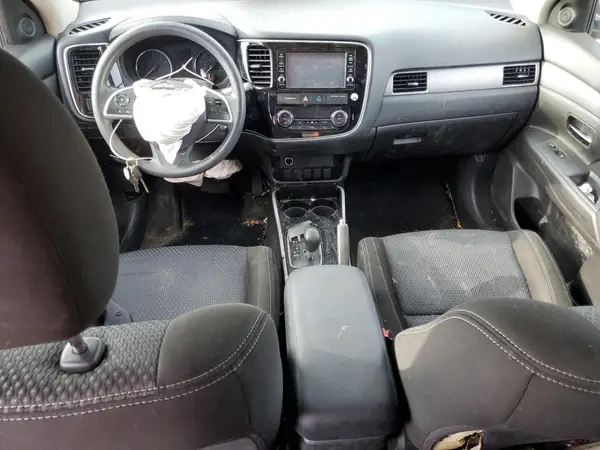 JA4AZ3A30JZ058654 2018 MITSUBISHI OUTLANDER - Image 8