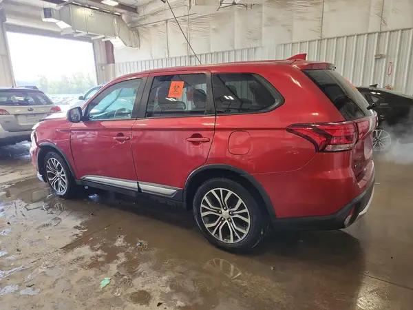 JA4AZ3A30JZ061733 2018 MITSUBISHI OUTLANDER - Image 2