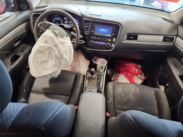 JA4AZ3A30JZ061733 2018 MITSUBISHI OUTLANDER - Image 8