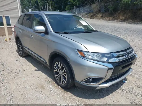 JA4AZ3A30JZ064907 2018 MITSUBISHI OUTLANDER - Image 1