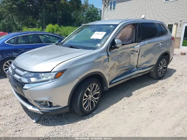 JA4AZ3A30JZ064907 2018 MITSUBISHI OUTLANDER - Image 2