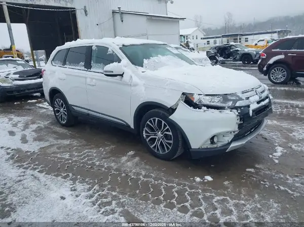 JA4AZ3A30JZ067113 2018 MITSUBISHI OUTLANDER - Image 1