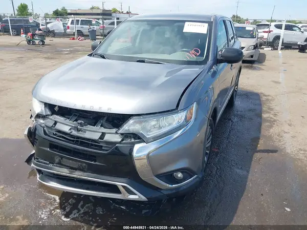 JA4AZ3A30KJ000494 2019 MITSUBISHI OUTLANDER - Image 2