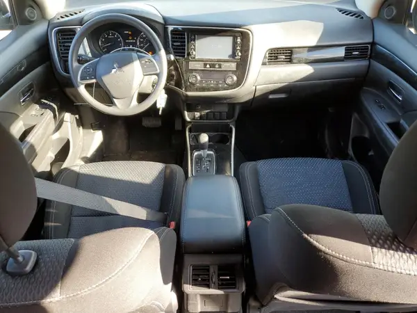 JA4AZ3A30KZ003154 2019 MITSUBISHI OUTLANDER - Image 8