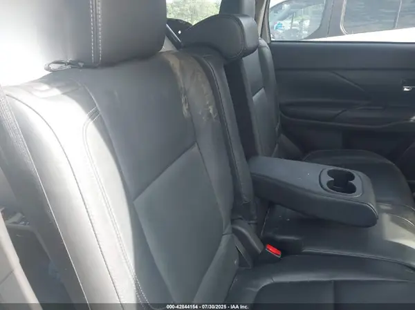JA4AZ3A30KZ008418 2019 MITSUBISHI OUTLANDER - Image 8