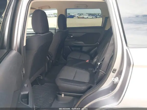 JA4AZ3A30KZ019337 2019 MITSUBISHI OUTLANDER - Image 8