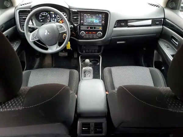JA4AZ3A30KZ022075 2019 MITSUBISHI OUTLANDER - Image 8