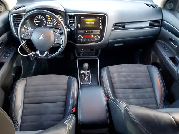 JA4AZ3A30KZ031553 2019 MITSUBISHI OUTLANDER - Image 8