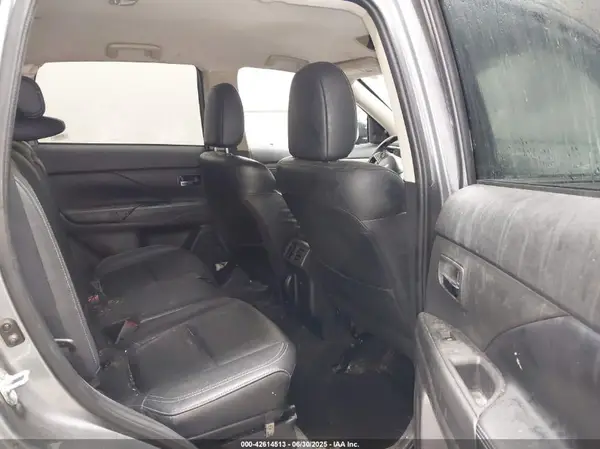 JA4AZ3A30KZ041340 2019 MITSUBISHI OUTLANDER - Image 8