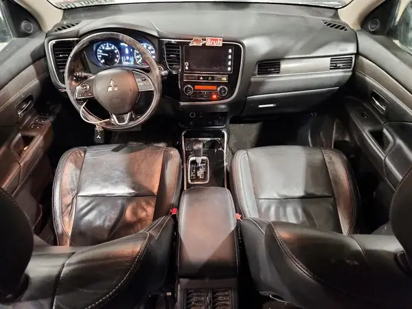 JA4AZ3A30KZ041483 2019 MITSUBISHI OUTLANDER - Image 8
