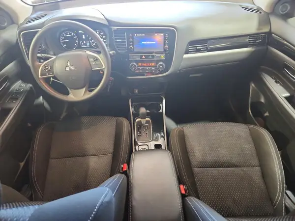 JA4AZ3A30KZ055576 2019 MITSUBISHI OUTLANDER - Image 8