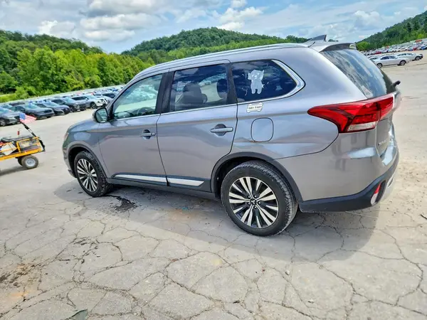 JA4AZ3A30LJ000884 2020 MITSUBISHI OUTLANDER - Image 2