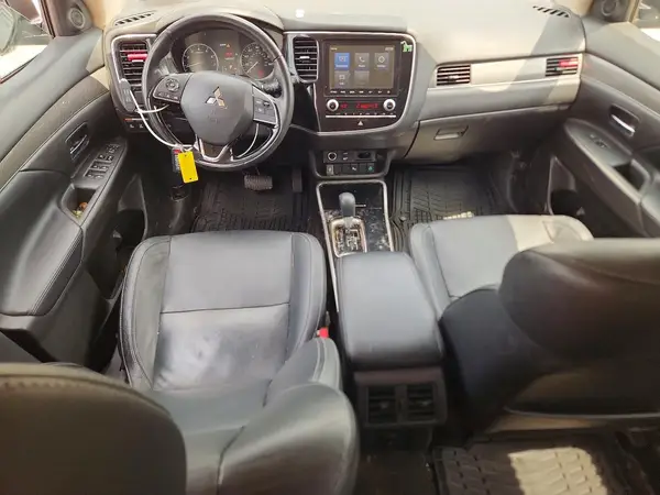 JA4AZ3A30LJ000884 2020 MITSUBISHI OUTLANDER - Image 8