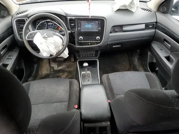 JA4AZ3A30LZ004936 2020 MITSUBISHI OUTLANDER - Image 8