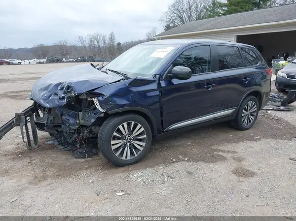JA4AZ3A30LZ015385 2020 MITSUBISHI OUTLANDER - Image 2