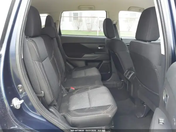 JA4AZ3A30LZ015385 2020 MITSUBISHI OUTLANDER - Image 8