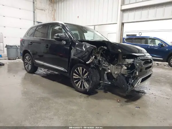JA4AZ3A30LZ024345 2020 MITSUBISHI OUTLANDER - Image 1