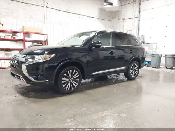 JA4AZ3A30LZ024345 2020 MITSUBISHI OUTLANDER - Image 2