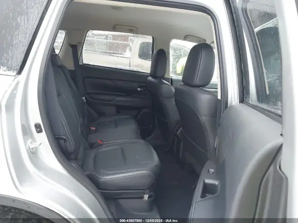JA4AZ3A30LZ024393 2020 MITSUBISHI OUTLANDER - Image 8