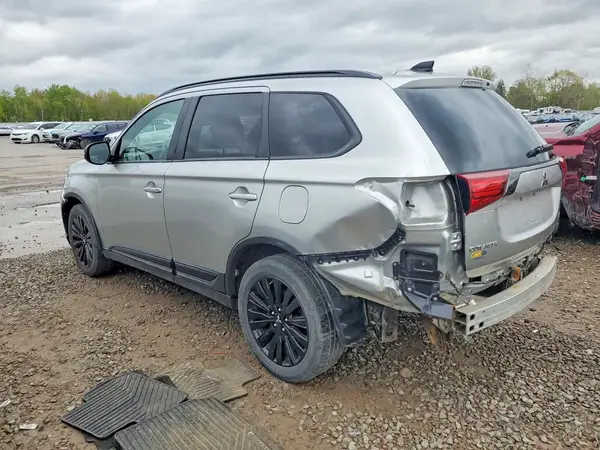 JA4AZ3A30LZ030873 2020 MITSUBISHI OUTLANDER - Image 2