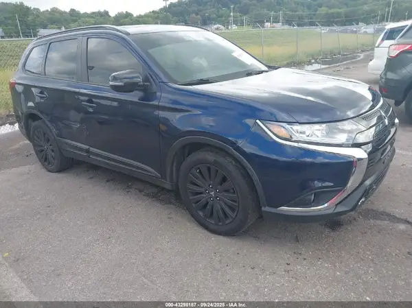 JA4AZ3A30LZ035765 2020 MITSUBISHI OUTLANDER - Image 1