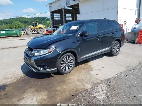 JA4AZ3A30LZ047365 2020 MITSUBISHI OUTLANDER - Image 2