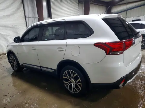 JA4AZ3A31GZ004773 2016 MITSUBISHI OUTLANDER - Image 2