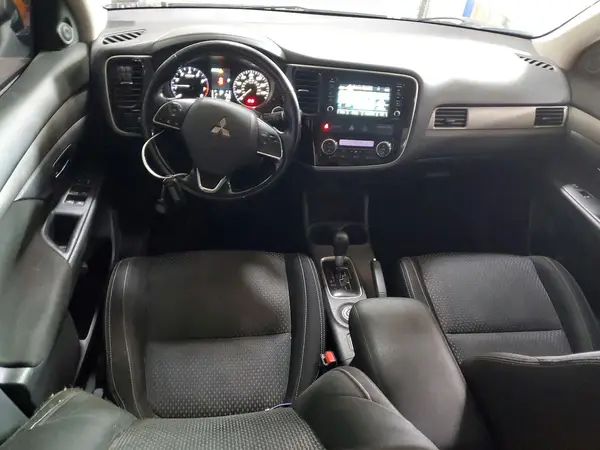 JA4AZ3A31GZ004773 2016 MITSUBISHI OUTLANDER - Image 8
