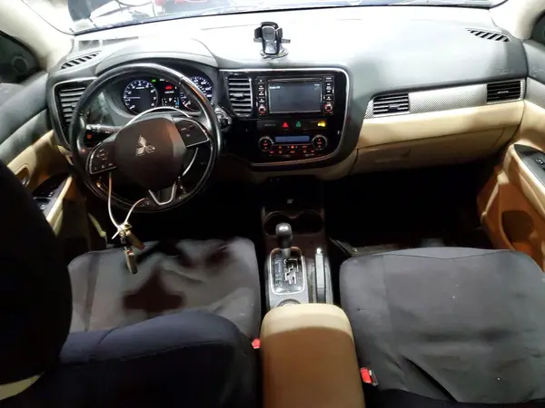 JA4AZ3A31GZ010606 2016 MITSUBISHI OUTLANDER - Image 8