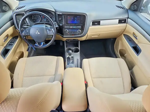 JA4AZ3A31GZ011027 2016 MITSUBISHI OUTLANDER - Image 8