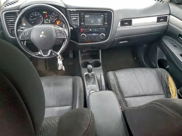 JA4AZ3A31GZ011724 2016 MITSUBISHI OUTLANDER - Image 8