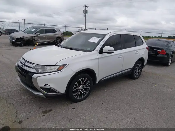 JA4AZ3A31GZ014364 2016 MITSUBISHI OUTLANDER - Image 2