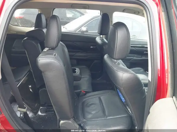 JA4AZ3A31GZ015031 2016 MITSUBISHI OUTLANDER - Image 8