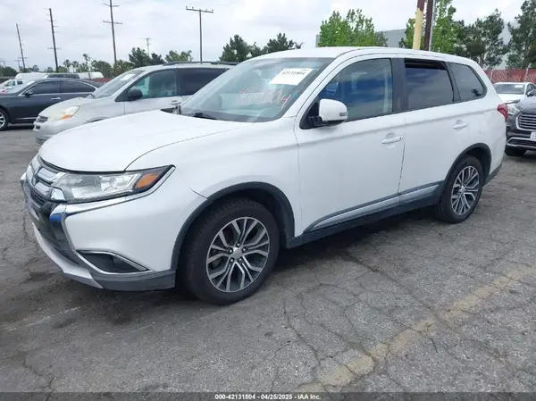 JA4AZ3A31GZ015790 2016 MITSUBISHI OUTLANDER - Image 2