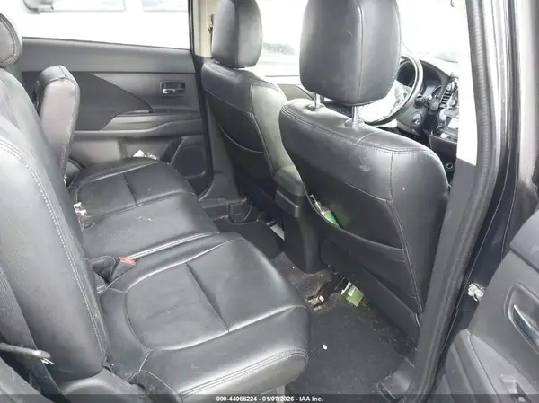 JA4AZ3A31GZ021427 2016 MITSUBISHI OUTLANDER - Image 8