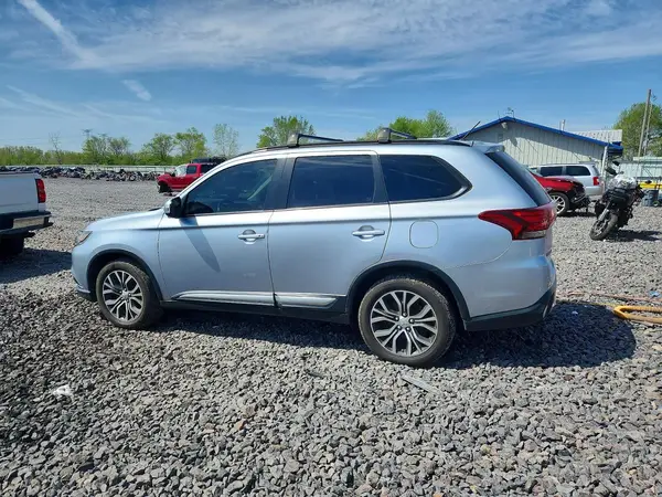 JA4AZ3A31GZ028135 2016 MITSUBISHI OUTLANDER - Image 2