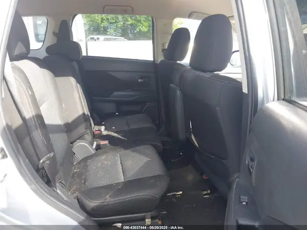 JA4AZ3A31GZ032251 2016 MITSUBISHI OUTLANDER - Image 8