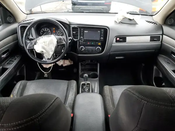 JA4AZ3A31GZ035649 2016 MITSUBISHI OUTLANDER - Image 8