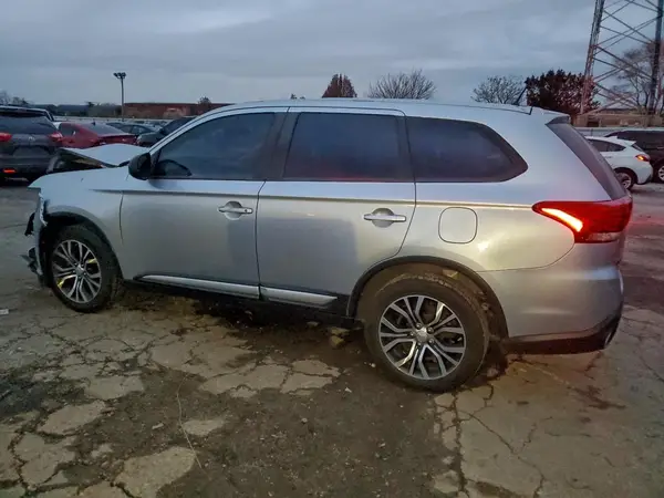 JA4AZ3A31GZ037689 2016 MITSUBISHI OUTLANDER - Image 2