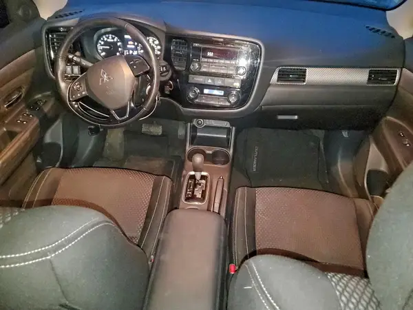 JA4AZ3A31GZ037689 2016 MITSUBISHI OUTLANDER - Image 8