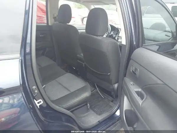 JA4AZ3A31GZ037949 2016 MITSUBISHI OUTLANDER - Image 8