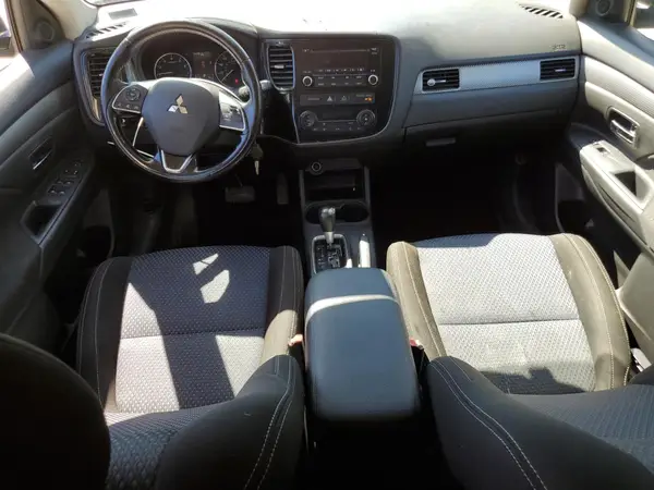 JA4AZ3A31GZ038180 2016 MITSUBISHI OUTLANDER - Image 8