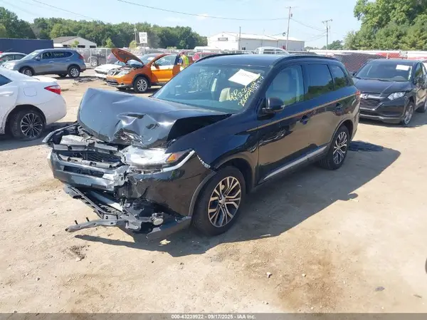 JA4AZ3A31GZ038860 2016 MITSUBISHI OUTLANDER - Image 2