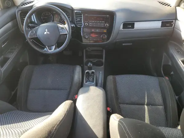 JA4AZ3A31GZ039913 2016 MITSUBISHI OUTLANDER - Image 8
