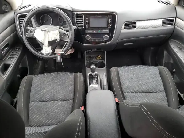 JA4AZ3A31GZ040270 2016 MITSUBISHI OUTLANDER - Image 8