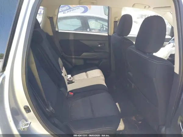 JA4AZ3A31GZ042942 2016 MITSUBISHI OUTLANDER - Image 8