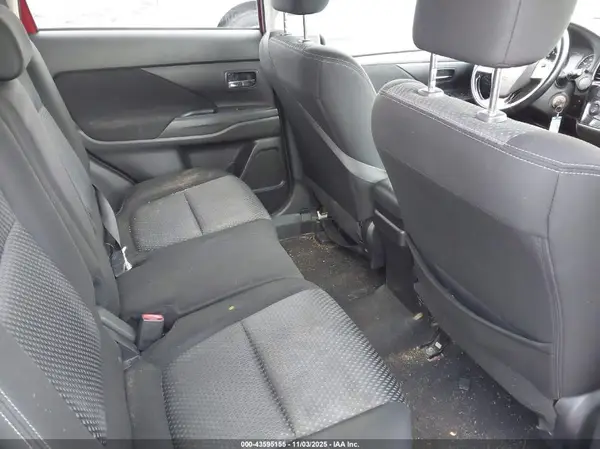 JA4AZ3A31GZ048465 2016 MITSUBISHI OUTLANDER - Image 8