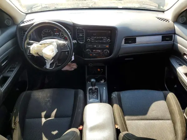 JA4AZ3A31GZ048921 2016 MITSUBISHI OUTLANDER - Image 8