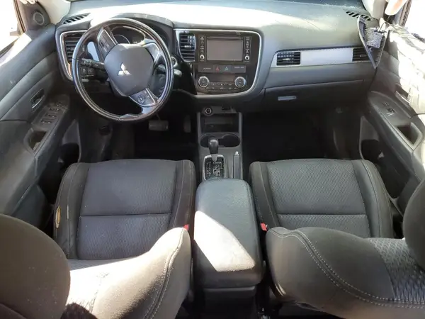 JA4AZ3A31GZ055786 2016 MITSUBISHI OUTLANDER - Image 8